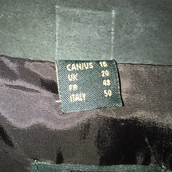 Danier  Pencil Skirt.  Size 16.  Color Green - Picture 4 of 4